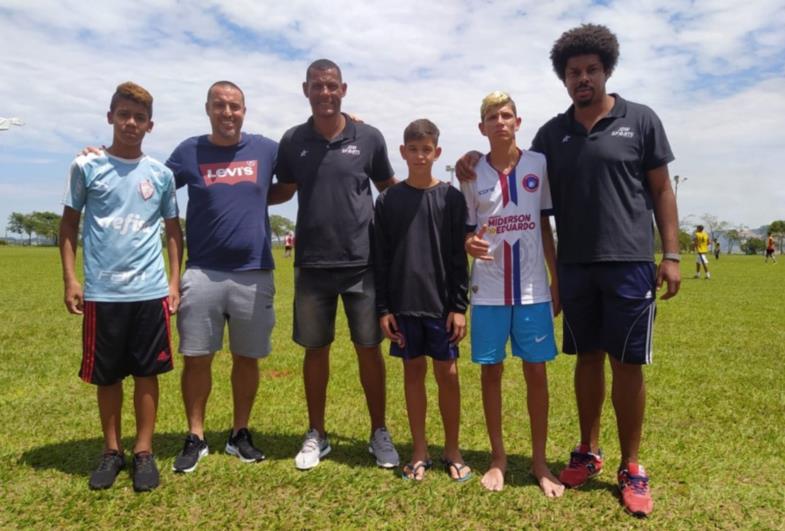 Jovens de Coronel Macedo fazem teste de Futebol em Avaré