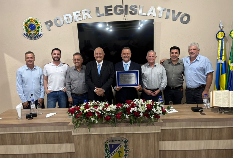 Prefeito de Tejupá Roberval de Oliveira e primeira-dama  Elza participam de cerimônia de entrega de título de  cidadão sarutaiense ao deputado Ricardo Madalena