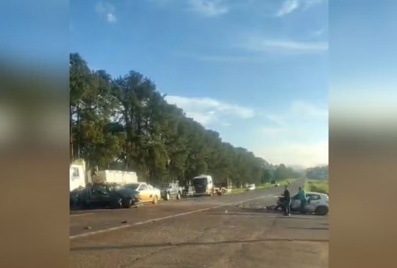 Engavetamento entre veículos deixa um morto e feridos em rodovia de Avaré