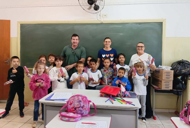 Entrega realizada na EMEF Iracema