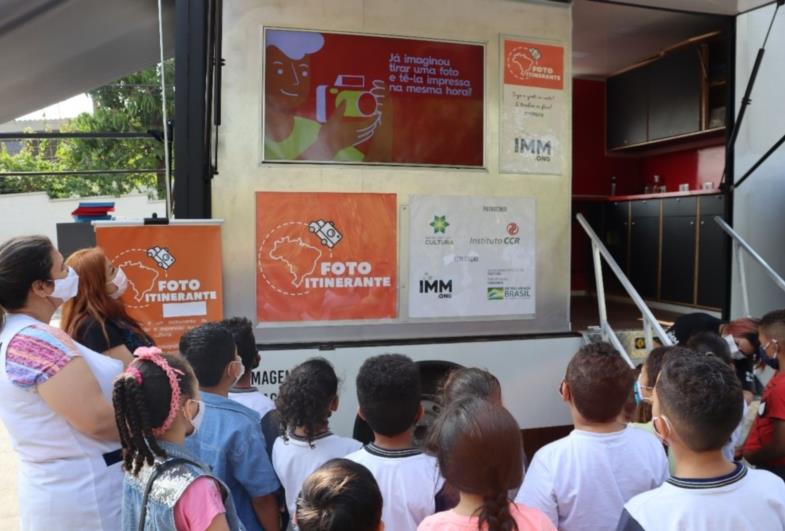 Escolas públicas de Sarutaiá irão receber exposição e oficinas de fotografia