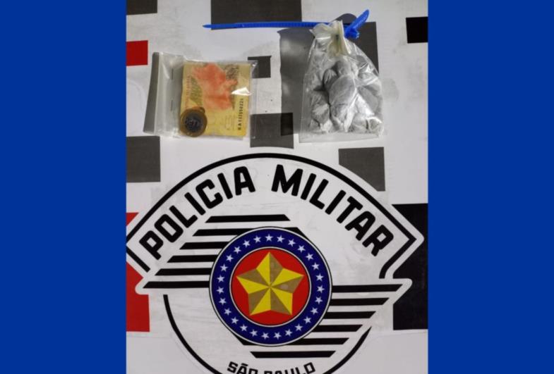 EM TAGUAÍ, HOMEM É PRESO APÓS TENTAR FUGIR DA POLICIA MILITAR