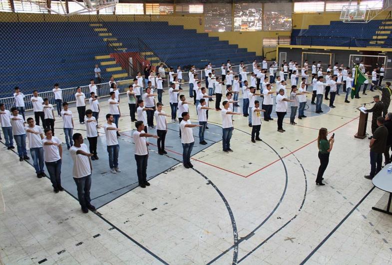 Dispensados do Serviço Militar participam de solenidade no “Kim Negrão”