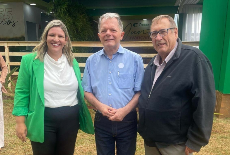 Valtinho Boranelli participa da abertura da Coopershow com o governador Tarcísio de Freitas