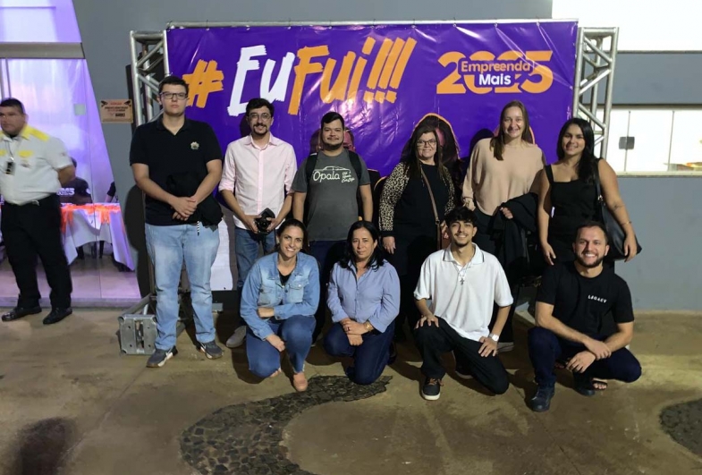 Associação Comercial de Fartura (Acif) foi parceira do evento e levou empresários de Van patrocinada pela Mendes & Leme Alves