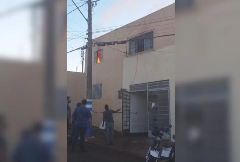 Proprietários não estavam no imóvel no momento do incêndio