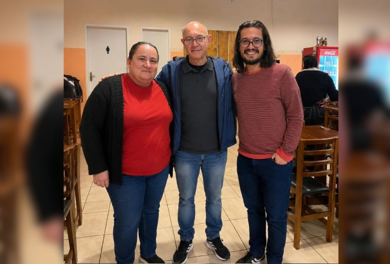 Parceiros de Fartura, os candidatos Paulo Fiorilo e Moisés Selerges mantêm ligação com o município
