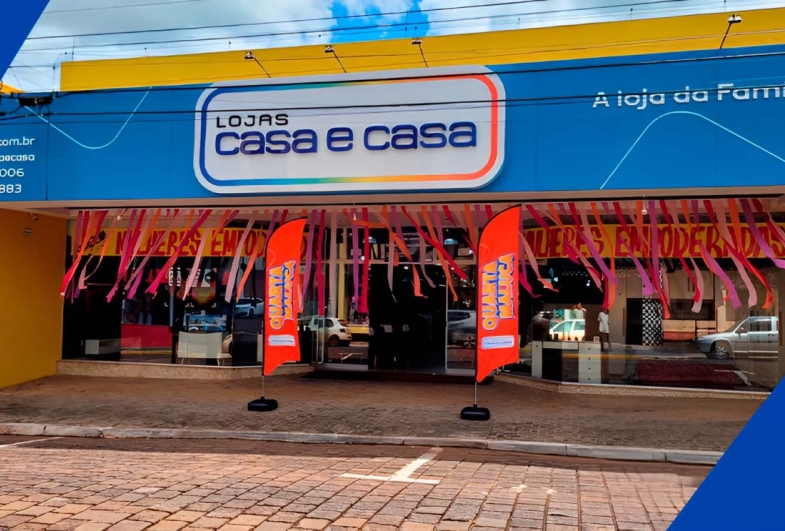 Casa e Casa de Fartura na rua Barão do Rio Branco, 242