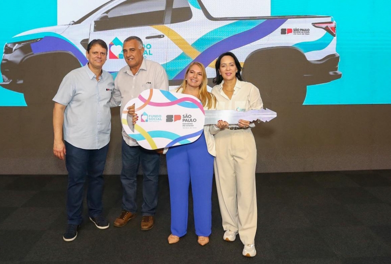 Sarutaiá recebe caminhonete 0 km do Fundo Social de São Paulo