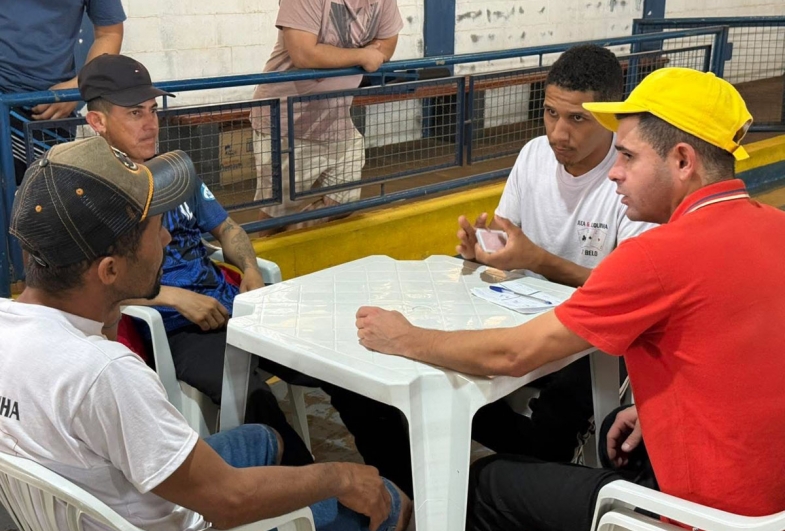 Grande final, disputa acirrada entre Juca  e Juquinha, e Paulinho e Caíque