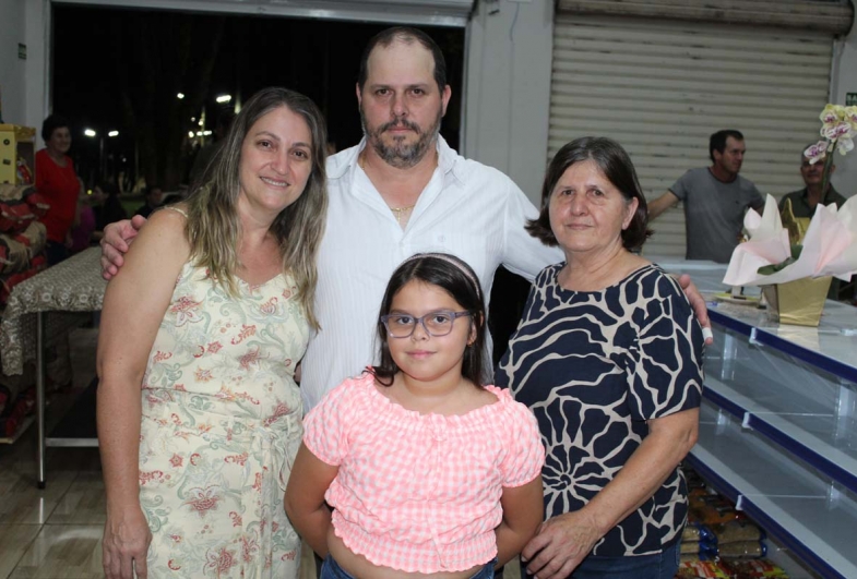 Flávia Coldibeli, Carlos eduardo Gabriel, Célia Gabriel e Ana Bárbara