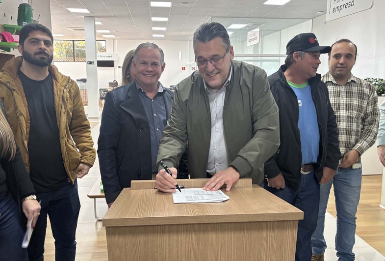 Sicredi dá a largada para a 37º ExpoTaguaí 2025 com assinatura de patrocínio master