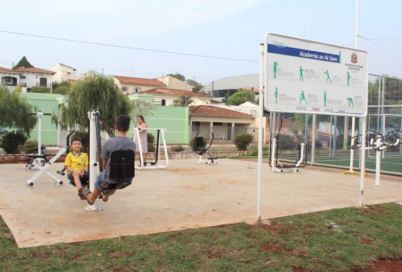 Academia ao ar livre é inaugurada na Avenida Antônio Priolli