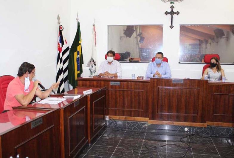 Candidatos assinam termo de responsabilidade com Turismo em Fartura