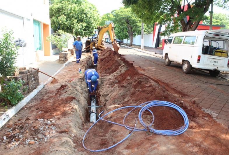 Sabesp executa obra no centro da cidade de Fartura