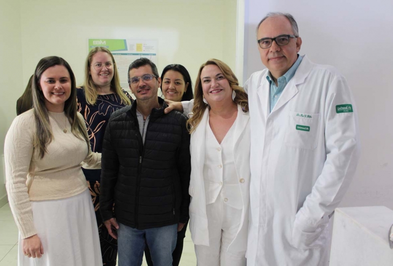 Thaís, Larissa, Rosana, Glaucio, Dra Gabriela e Dr. Rui