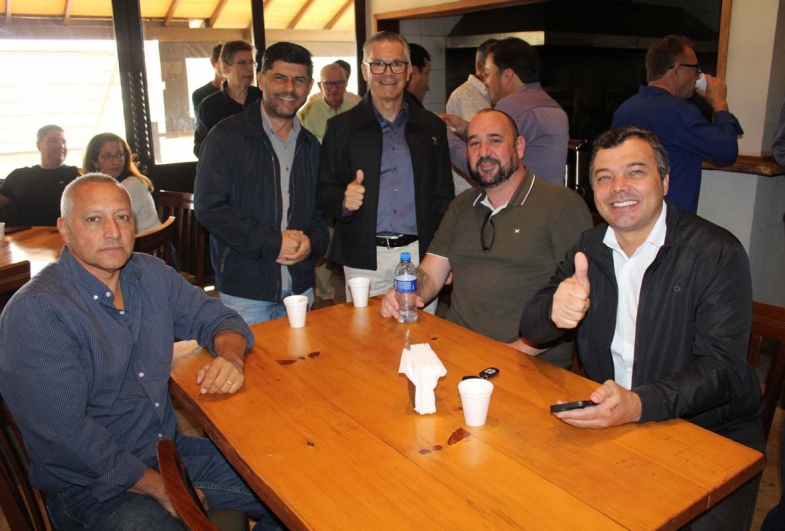 José Roberto, Preto, Isnar Freschi Soares, Tarcísio e o prefeito de Cerqueira César, Diego do Cinto