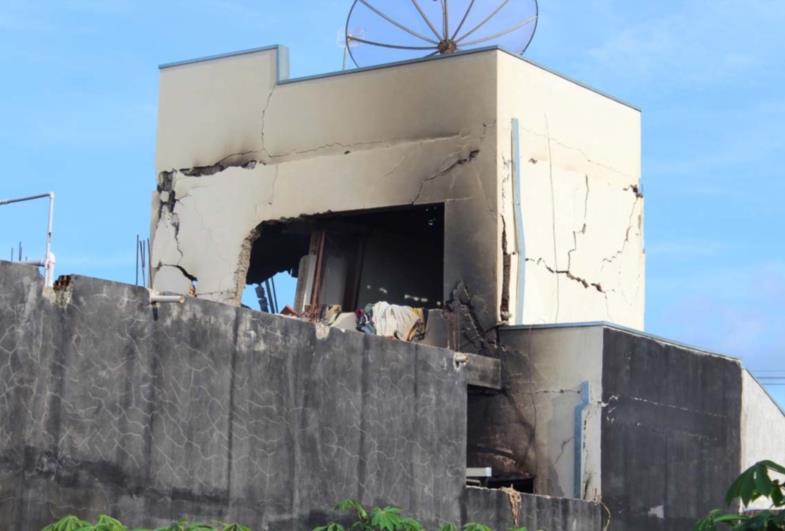 Homem explode casa em tentativa de suicídio em Fartura