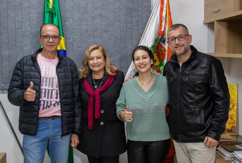 Deputada Maria Lúcia Amary visita Coronel Macedo