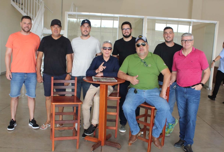 Ricardo, Claudio, Vinicius, Rômulo, Guilherme, Zé da Costa, Nei e Cateto