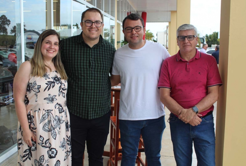 Kamila, Guilherme, Victor Salles e Cateto