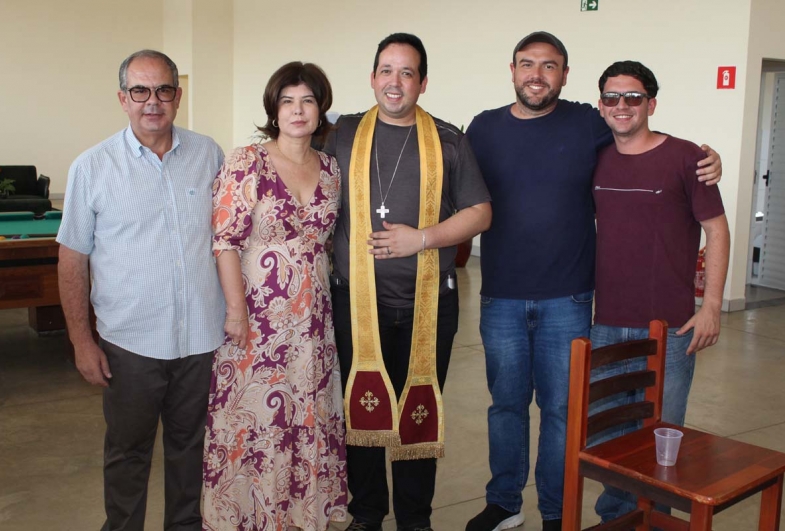 Marcão, Elisangela, padre Carlos, Marcelo Romano e Daniel