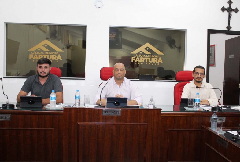 Câmara de Fartura realiza 2ª Sessão Ordinária com extensa pauta de indicações e projetos