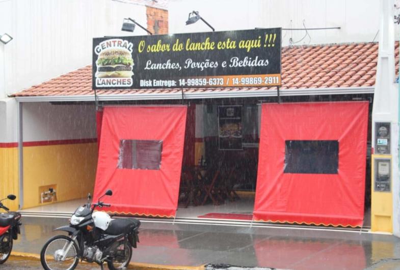 Central Lanches de Fartura retoma atendimento presencial em suas dependências