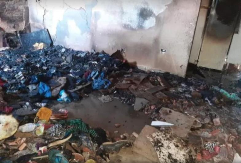 Família perde móveis e eletrodomésticos após casa pegar fogo