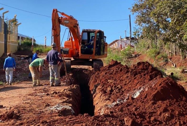 Rede de esgoto é implantada no novo Conjunto Habitacional de Timburi