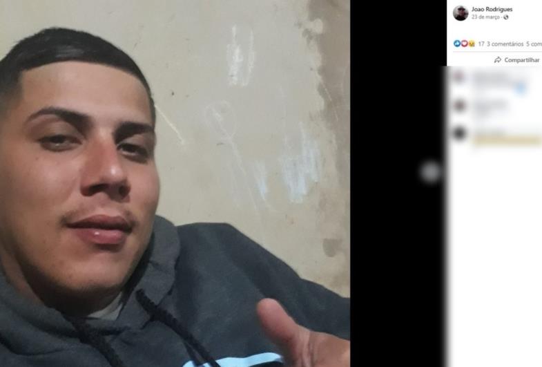 Jovem morre após bater moto de frente com caçamba em Avaré