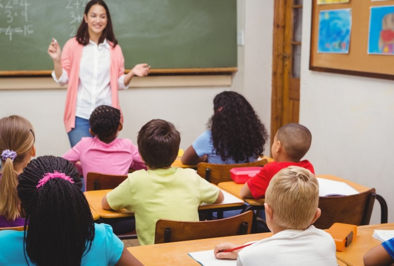Dia dos Professores: escolas e Secretaria da Educação não terão expediente nesta quarta, 15
