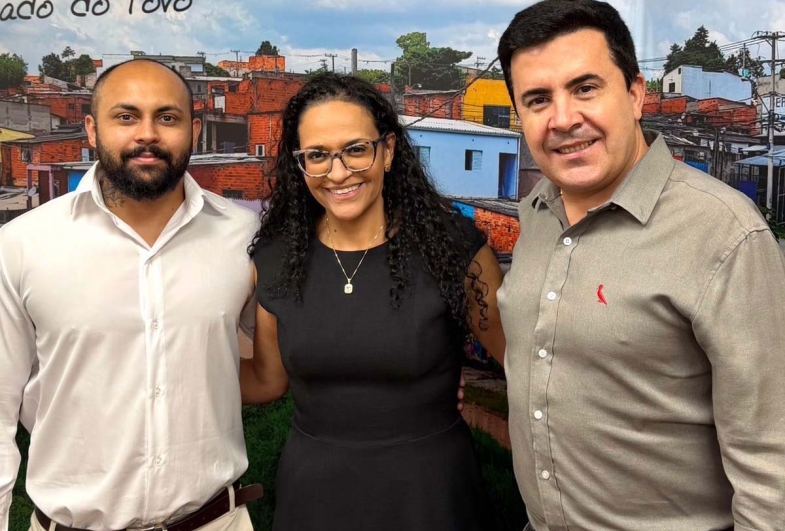 Luiz Gustavo, Gisele chefe de gabinete do deputado  Vitão do Cachorrão e prefeito Cristiano