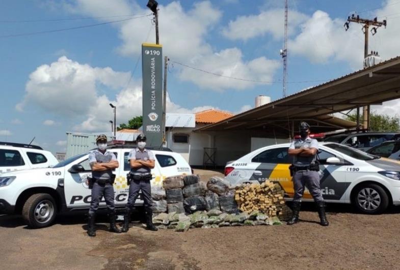 Mais de meia tonelada de maconha é apreendida em Santa Cruz do Rio Pardo
