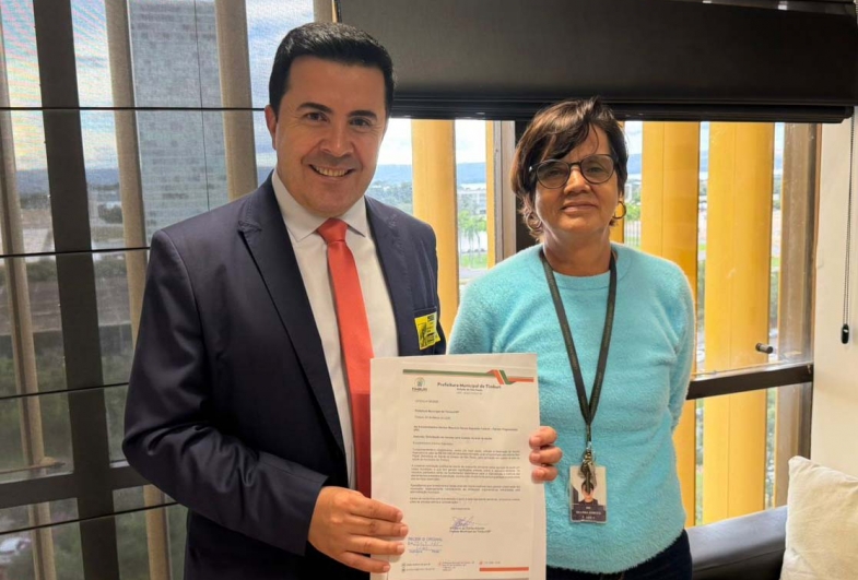 No gabinete do deputado  federal Mauricio Neves