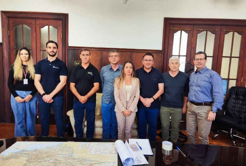 Avaré discute duplicação da rodovia SP-255 em reunião