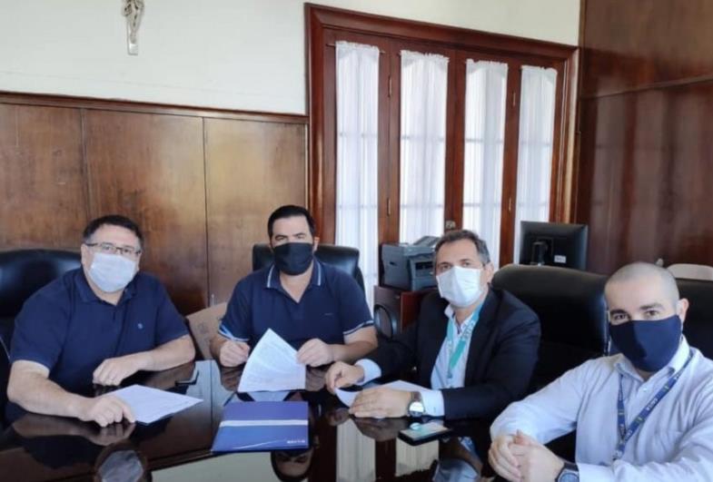 Prefeito assina repasse para pavimentação de ruas do bairro Terras de São José em Avaré