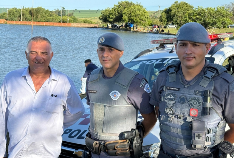 Prefeito João, Cabo Pm C.Eduardo e Cabo Pm Fonseca - Policiamento ficou no local durante o evento