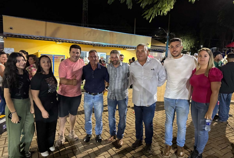 Prefeito João da Tapera, prefeito de Timburi Cristiano  Amorim, vereador de Timburi Adriano, junto aos  vereadores Bodinho e Diego de Sarutaiá