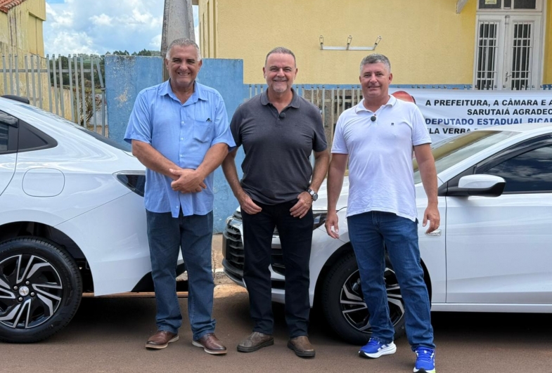 Sarutaiá recebe dois veículos 0km para a saúde entregues pelo deputado Ricardo Madalena