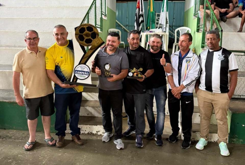 Prefeitos Marcão, de Fartura, e João, de Sarutaiá, juntamente com os vereadores  sarutaienses Paulinho Silva, Rodrigo Bongo, Valmir Cardoso, Bodinho e Diego Nunes