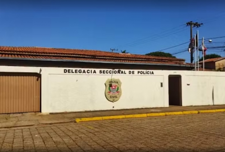 Homem é preso depois de tentar roubar mulher, carro, carrinho de bebê, invadir casa e agredir moradores em Avaré