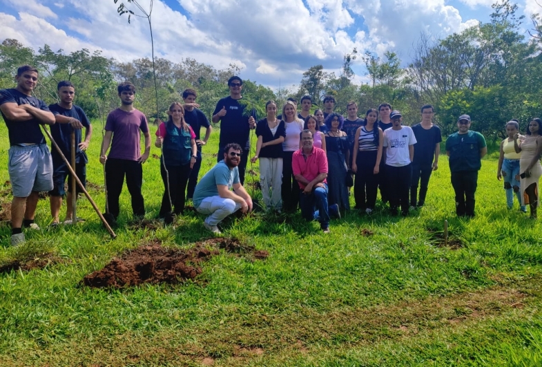 Avaré inicia projeto de arborização com participação de estudantes