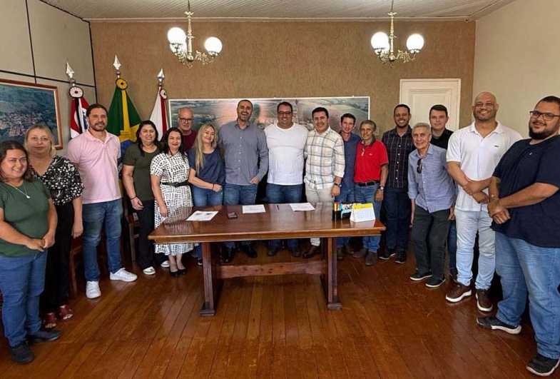 Recepção ocorreu na Prefeitura de Timburi