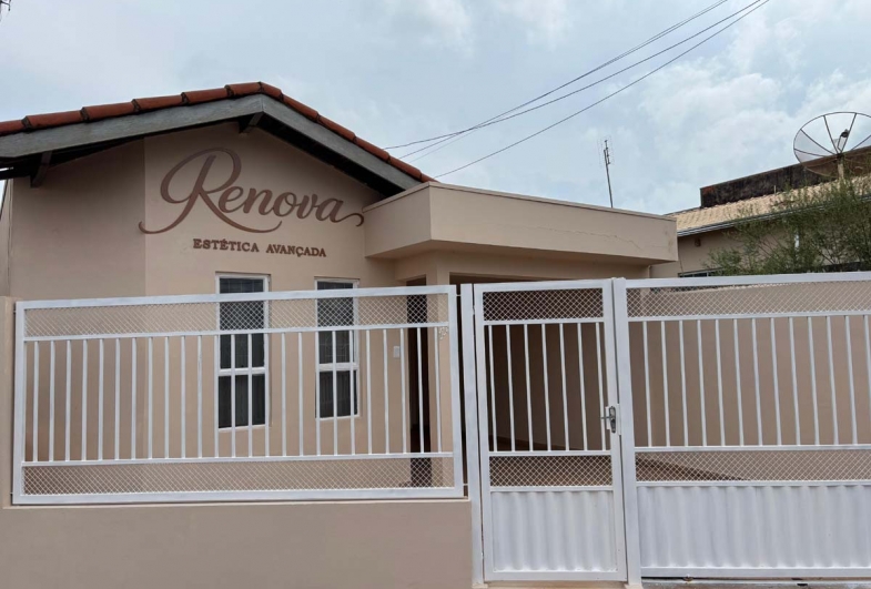 A Clínica Renova fica na rua José Nicolau  Ferreira, 118 em Taquarituba