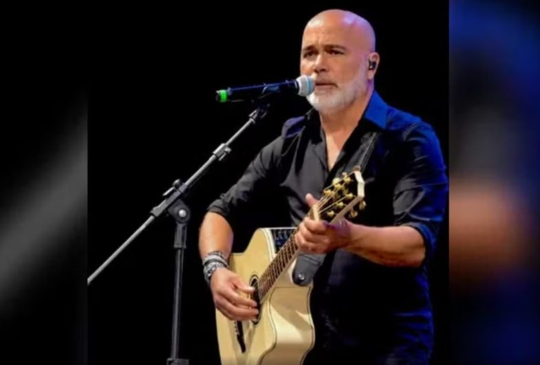 Cantor sertanejo Rick, dupla de Renner, morre aos 59 anos
