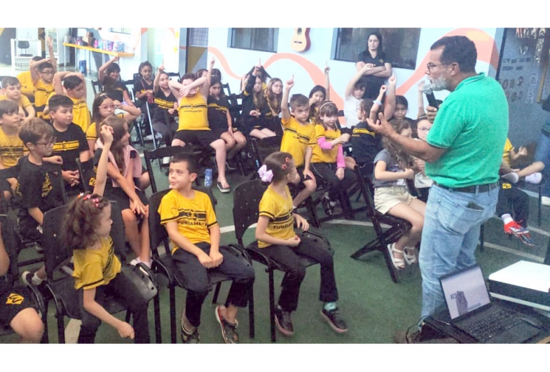 Secretário Borges fala para os alunos