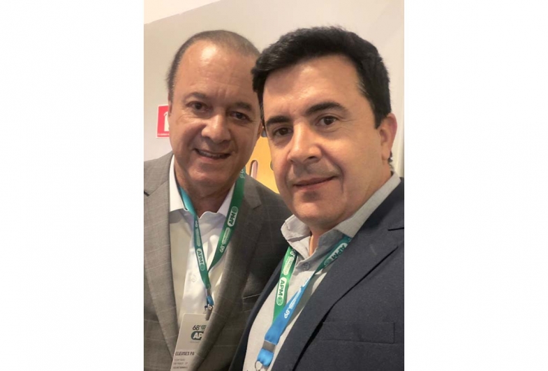 Secretário da saúde Dr. Eleuses Paiva e o prefeito Cristiano Amorim