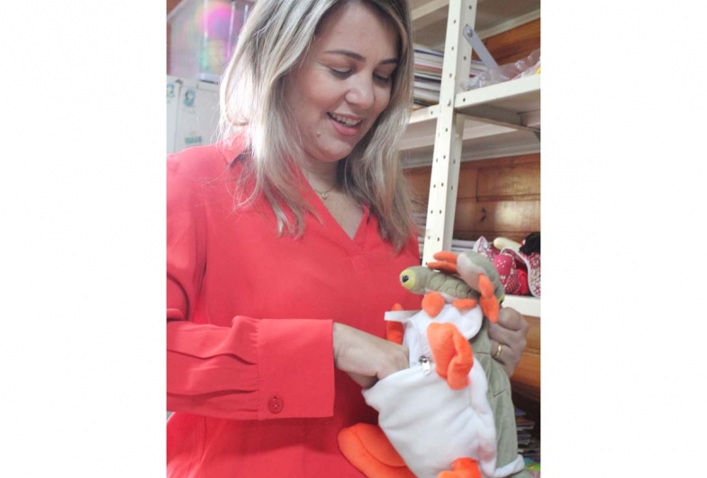 Primeira-dama Erika encantada com o trabalho da equipe