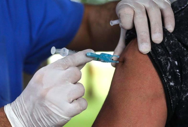 Governo de São Paulo prorroga vacinação contra a gripe e amplia público